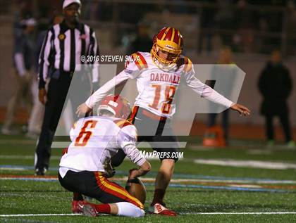 Thumbnail 2 in Bishop's vs. Oakdale (CIF State Division 3A Final) photogallery.