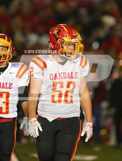 Thumbnail 3 in Bishop's vs. Oakdale (CIF State Division 3A Final) photogallery.