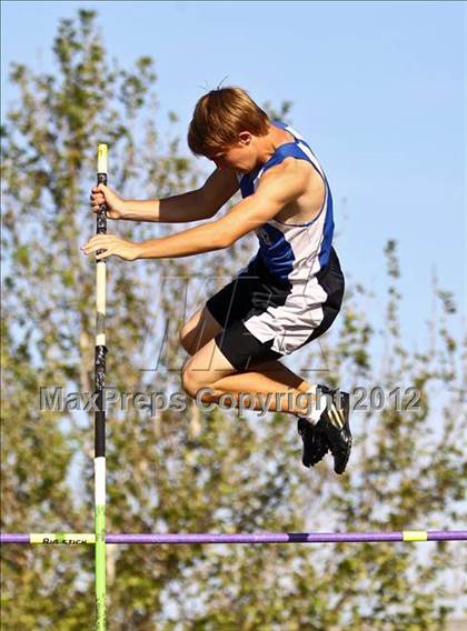 Thumbnail 3 in Titan Top 9 Invitational (Boys Pole Vault) photogallery.