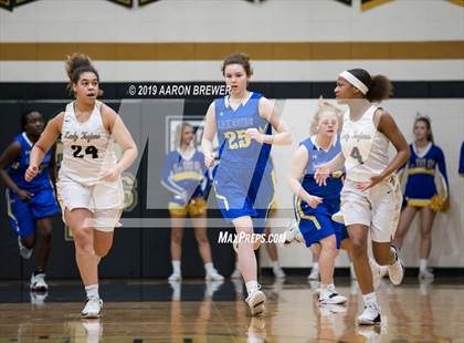 Thumbnail 2 in Lakeside vs. Hot Springs photogallery.