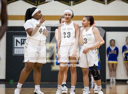 Thumbnail 2 in Lakeside vs. Hot Springs photogallery.