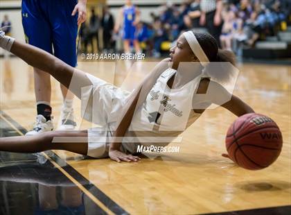 Thumbnail 1 in Lakeside vs. Hot Springs photogallery.