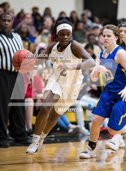 Thumbnail 1 in Lakeside vs. Hot Springs photogallery.