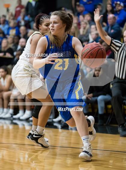 Thumbnail 3 in Lakeside vs. Hot Springs photogallery.