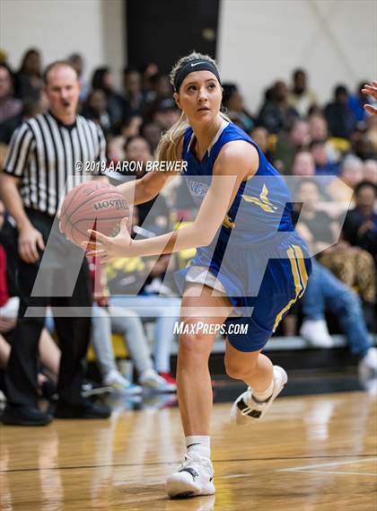 Thumbnail 2 in Lakeside vs. Hot Springs photogallery.