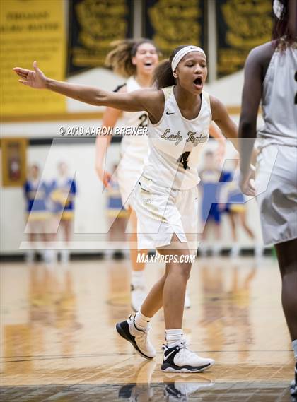Thumbnail 1 in Lakeside vs. Hot Springs photogallery.