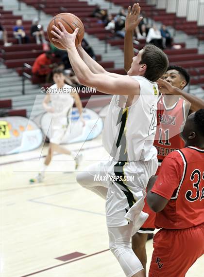 Thumbnail 2 in Edison vs. Palos Verdes (Rancho Mirage Holiday Invitational) photogallery.