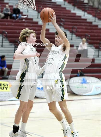 Thumbnail 2 in Edison vs. Palos Verdes (Rancho Mirage Holiday Invitational) photogallery.