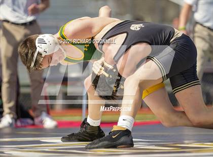 Thumbnail 3 in Red Bank Catholic vs Point Pleasant Boro photogallery.