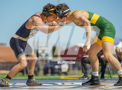 Thumbnail 3 in Red Bank Catholic vs Point Pleasant Boro photogallery.