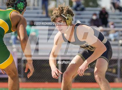 Thumbnail 3 in Red Bank Catholic vs Point Pleasant Boro photogallery.