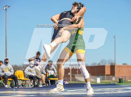 Thumbnail 3 in Red Bank Catholic vs Point Pleasant Boro photogallery.