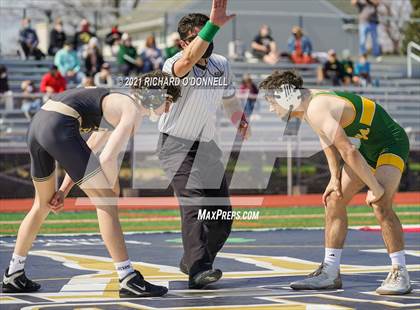 Thumbnail 2 in Red Bank Catholic vs Point Pleasant Boro photogallery.