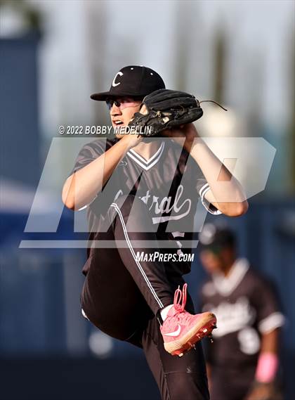 Thumbnail 2 in Central vs. Clovis East (CIF Central Section DII Championships) photogallery.