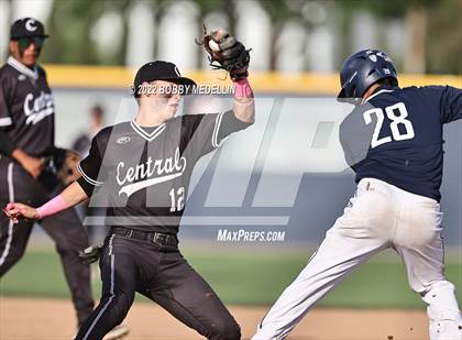 Thumbnail 3 in Central vs. Clovis East (CIF Central Section DII Championships) photogallery.