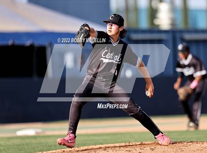 Thumbnail 3 in Central vs. Clovis East (CIF Central Section DII Championships) photogallery.