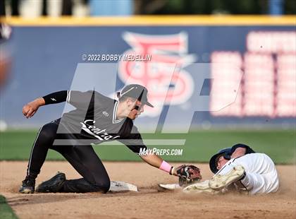 Thumbnail 2 in Central vs. Clovis East (CIF Central Section DII Championships) photogallery.