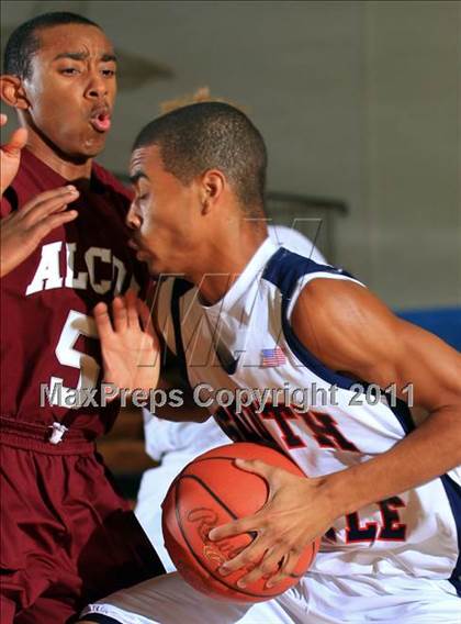 Thumbnail 3 in South-Doyle vs Alcoa (Kroger Thanksgiving Classic) photogallery.