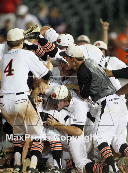 Thumbnail 2 in Victoria East vs. Aledo (UIL 4A Final) photogallery.