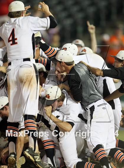 Thumbnail 3 in Victoria East vs. Aledo (UIL 4A Final) photogallery.