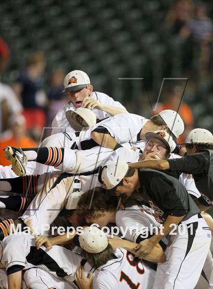 Thumbnail 2 in Victoria East vs. Aledo (UIL 4A Final) photogallery.