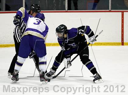 Thumbnail 2 in Fort Zumwalt West vs. Christian Brothers photogallery.