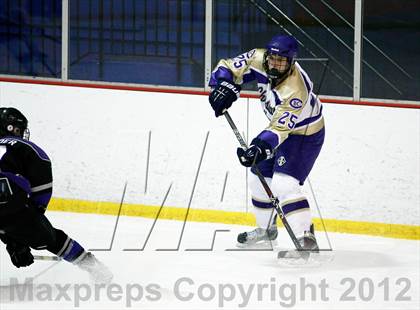 Thumbnail 3 in Fort Zumwalt West vs. Christian Brothers photogallery.