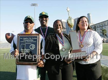 Thumbnail 1 in Community Harvest vs. Animo Robinson (LACS 8 Man Final) photogallery.