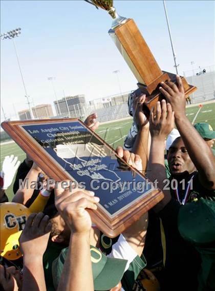 Thumbnail 3 in Community Harvest vs. Animo Robinson (LACS 8 Man Final) photogallery.