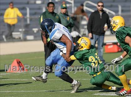 Thumbnail 2 in Community Harvest vs. Animo Robinson (LACS 8 Man Final) photogallery.