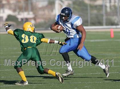 Thumbnail 1 in Community Harvest vs. Animo Robinson (LACS 8 Man Final) photogallery.