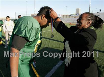 Thumbnail 3 in Community Harvest vs. Animo Robinson (LACS 8 Man Final) photogallery.