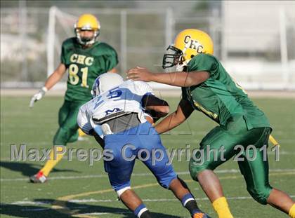 Thumbnail 3 in Community Harvest vs. Animo Robinson (LACS 8 Man Final) photogallery.