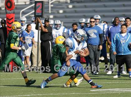 Thumbnail 1 in Community Harvest vs. Animo Robinson (LACS 8 Man Final) photogallery.