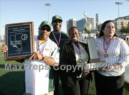Thumbnail 3 in Community Harvest vs. Animo Robinson (LACS 8 Man Final) photogallery.