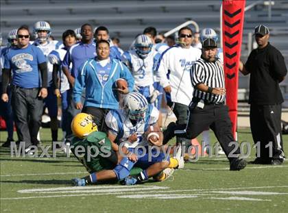Thumbnail 2 in Community Harvest vs. Animo Robinson (LACS 8 Man Final) photogallery.