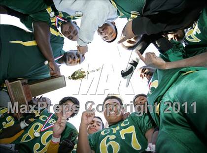 Thumbnail 3 in Community Harvest vs. Animo Robinson (LACS 8 Man Final) photogallery.