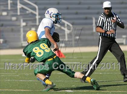 Thumbnail 1 in Community Harvest vs. Animo Robinson (LACS 8 Man Final) photogallery.