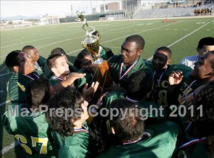 Thumbnail 2 in Community Harvest vs. Animo Robinson (LACS 8 Man Final) photogallery.