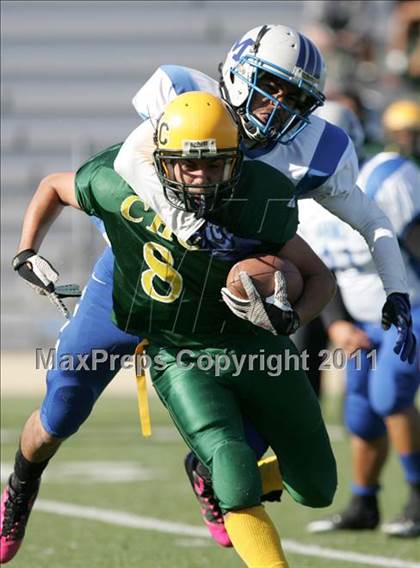 Thumbnail 3 in Community Harvest vs. Animo Robinson (LACS 8 Man Final) photogallery.
