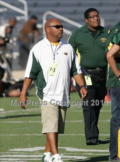 Thumbnail 1 in Community Harvest vs. Animo Robinson (LACS 8 Man Final) photogallery.