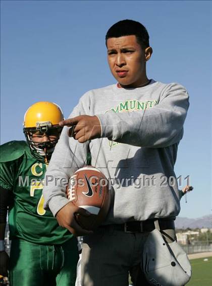 Thumbnail 2 in Community Harvest vs. Animo Robinson (LACS 8 Man Final) photogallery.