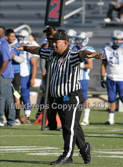 Thumbnail 2 in Community Harvest vs. Animo Robinson (LACS 8 Man Final) photogallery.