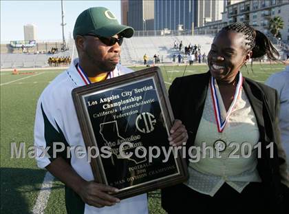 Thumbnail 1 in Community Harvest vs. Animo Robinson (LACS 8 Man Final) photogallery.