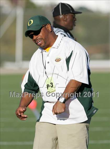 Thumbnail 1 in Community Harvest vs. Animo Robinson (LACS 8 Man Final) photogallery.