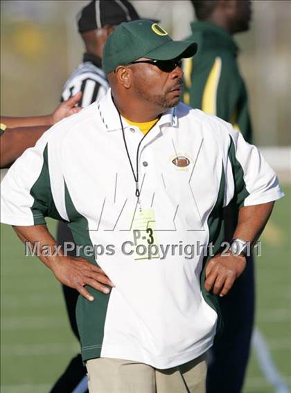 Thumbnail 2 in Community Harvest vs. Animo Robinson (LACS 8 Man Final) photogallery.