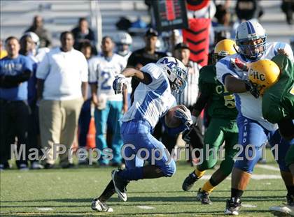 Thumbnail 2 in Community Harvest vs. Animo Robinson (LACS 8 Man Final) photogallery.