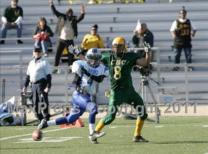 Thumbnail 1 in Community Harvest vs. Animo Robinson (LACS 8 Man Final) photogallery.