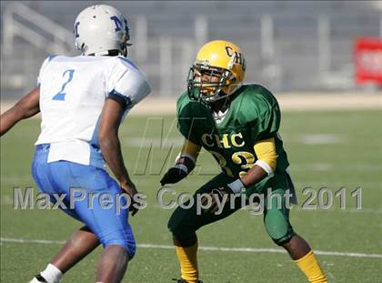 Thumbnail 2 in Community Harvest vs. Animo Robinson (LACS 8 Man Final) photogallery.