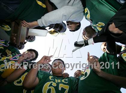 Thumbnail 1 in Community Harvest vs. Animo Robinson (LACS 8 Man Final) photogallery.